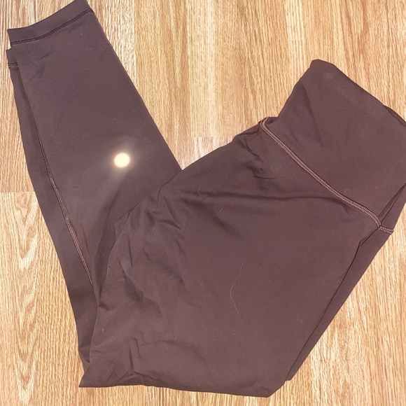 Lululemon Wunder Trains - Picture 1 of 2